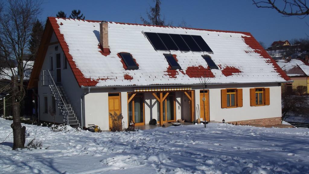 Rozmaring Vendégház Zengővárkony Exterior foto