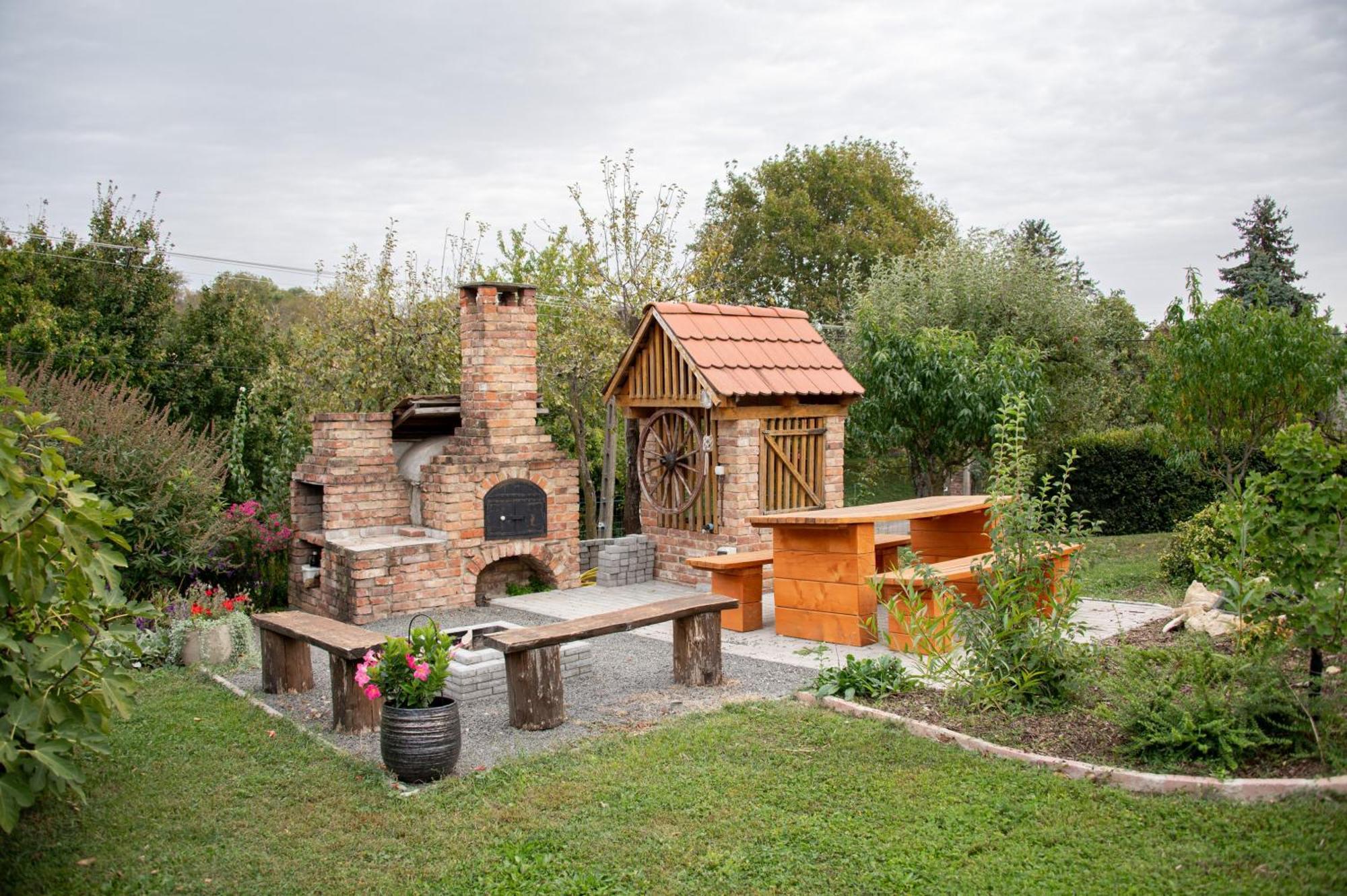 Rozmaring Vendégház Zengővárkony Exterior foto