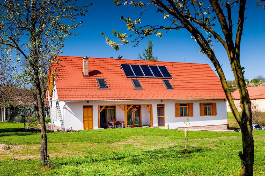 Rozmaring Vendégház Zengővárkony Exterior foto
