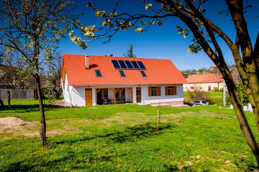 Rozmaring Vendégház Zengővárkony Exterior foto