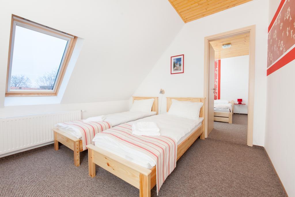 Rozmaring Vendégház Zengővárkony Zimmer foto