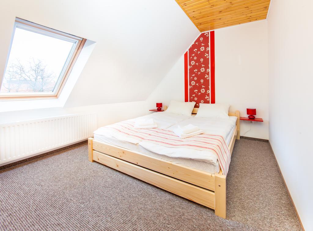 Rozmaring Vendégház Zengővárkony Zimmer foto