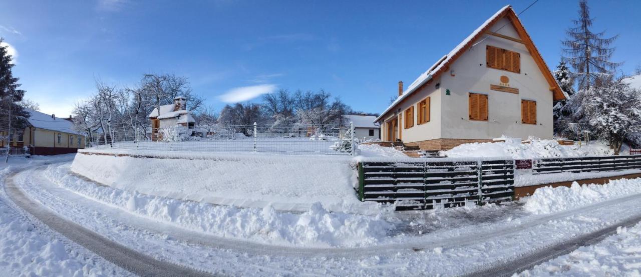 Rozmaring Vendégház Zengővárkony Exterior foto